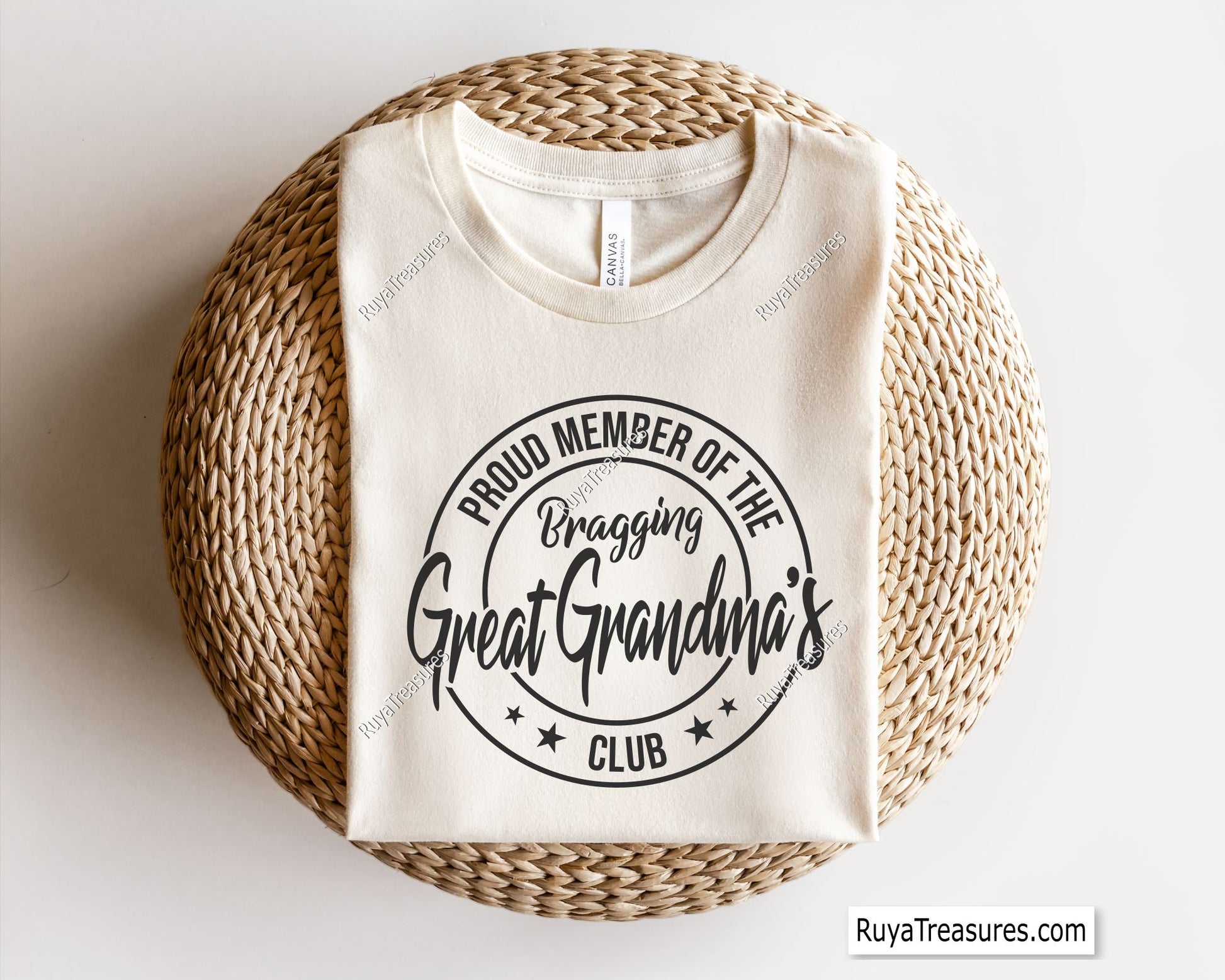 Proud member of the bragging great grandmas club circular badge design in black script for apparel gifts and family projects